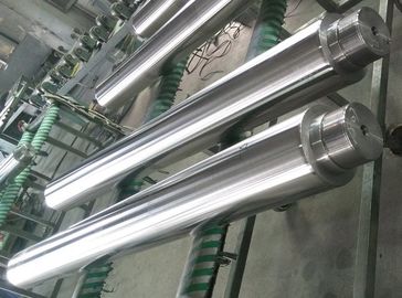めっきされる ST52/20MnV6 空の鋼鉄棒のクロムは通された棒をくり抜きます